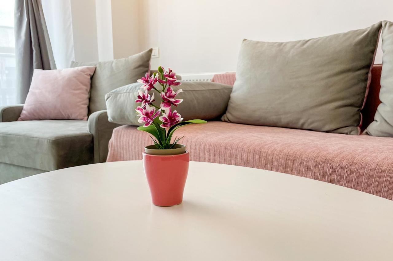 Ferienwohnung Astoria Rose Năvodari Exterior foto