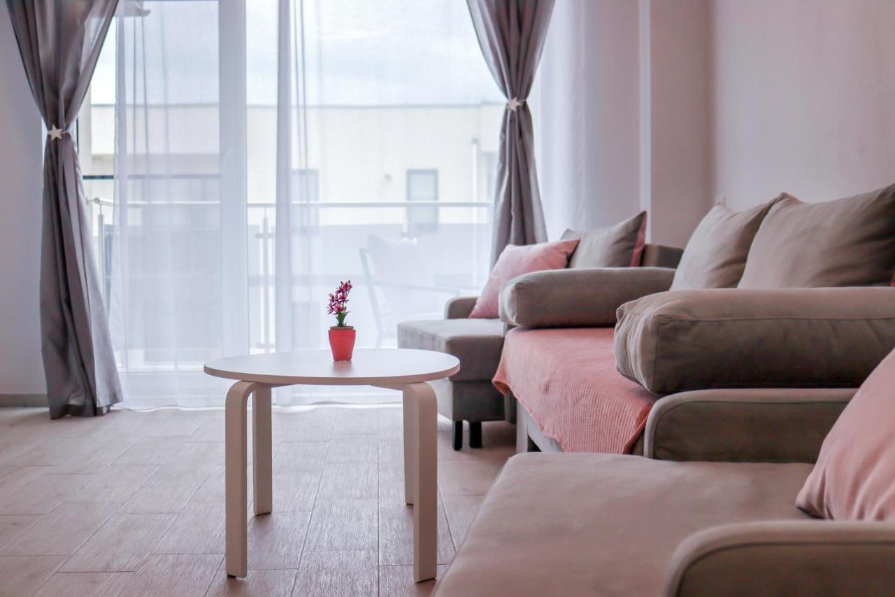 Ferienwohnung Astoria Rose Năvodari Exterior foto