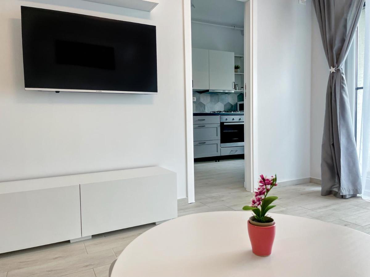 Ferienwohnung Astoria Rose Năvodari Exterior foto